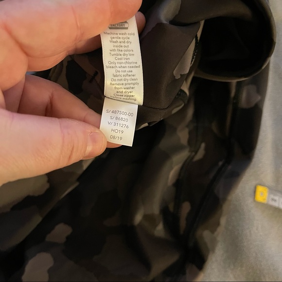 Athleta lightning camo black 7/8 tight leggings medium - Picture 6 of 9